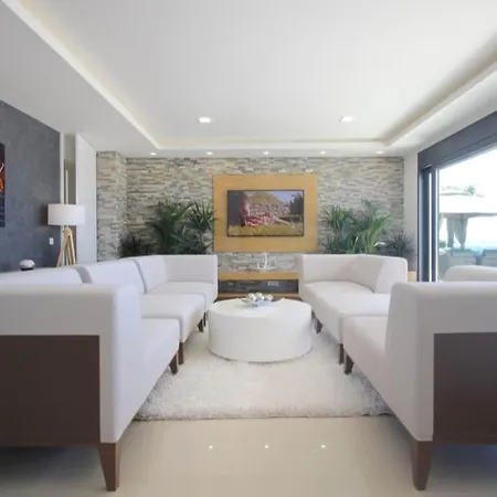 Lux Afrodita - Four Bedroom With Outdoor Pool
