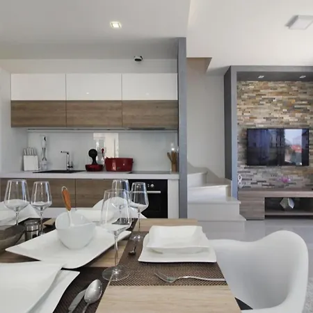 Lux Afrodita - Four Bedroom With Outdoor Pool
