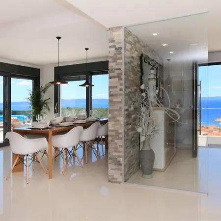 Vila Lux Afrodita - Four Bedroom With Outdoor Pool Makarská