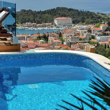 Lux Afrodita - Four Bedroom With Outdoor Pool * Makarská